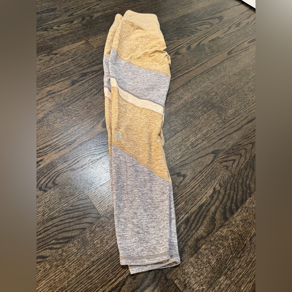 Alo • Yoga High Waist Alosoft Sheila Leggings (S) - Picture 7 of 11